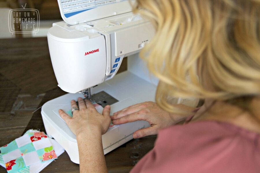 Janome Skyline S5 Review – Powerful and Features Galore